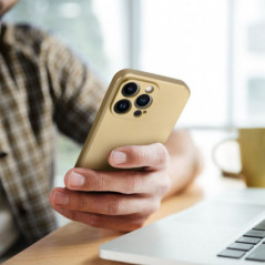 Apple iPhone 16 Case Metallic Gold